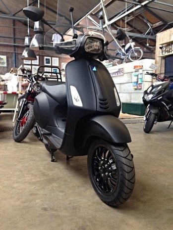 Vespa Sprint Black Bliss