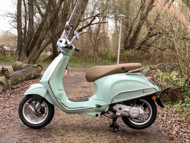 Vespa Primavera Verde Relax scooter E5 I-GET Nieuwe Editie