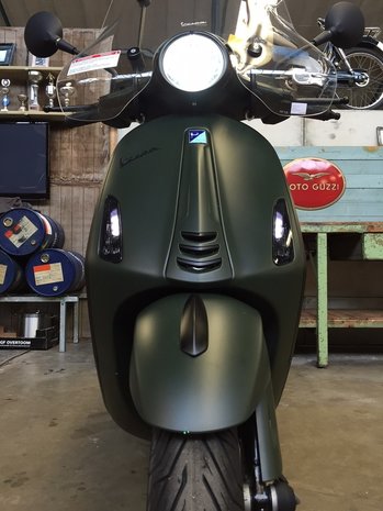 Vespa Primavera Dark Army