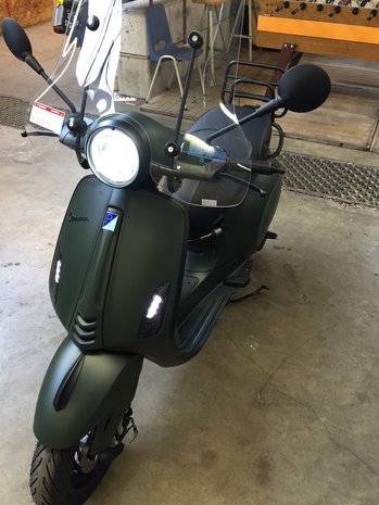 Vespa Primavera Dark Army