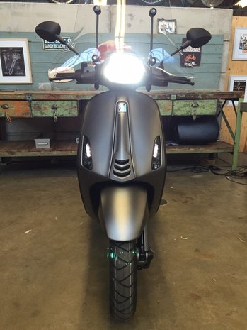 Vespa Sprint Frozen Dark Grey