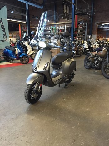 Vespa Sprint Frozen Dark Grey