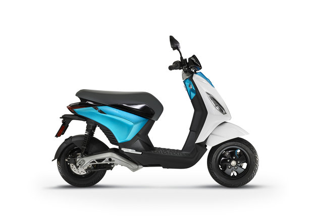 Piaggio 1 Elektrische Scooter Zijkant