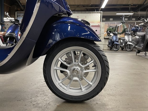 Vespa Primavera Blue Energia scooter E5 I-GET Nieuwe Editie