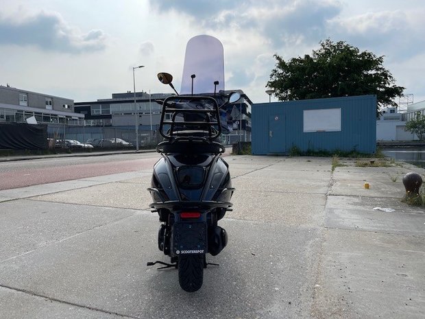 Vespa Sprint Custom Midnight Blue Achter