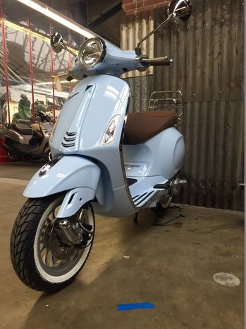 Vespa Primavera Baby Blue