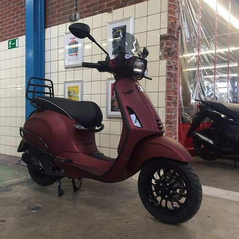 Vespa Sprint Salsa Rosso