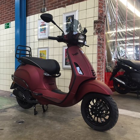 Vespa Sprint Salsa Rosso