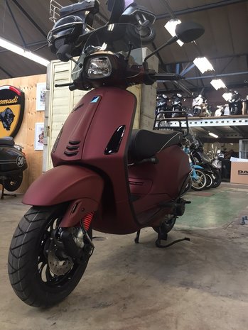 Vespa Sprint Salsa Rosso