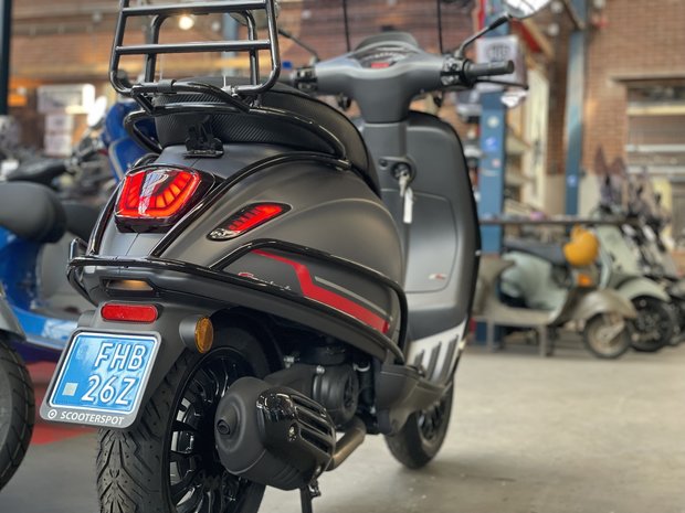 Vespa Sprint Completare Matgrijs rechtsachter onder