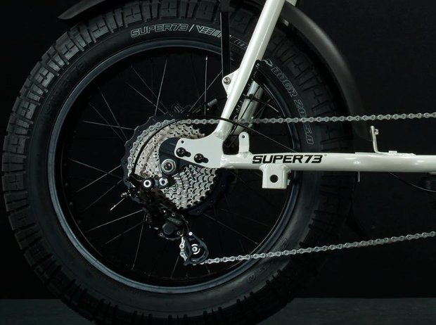 Super 73 S2 Apollo White e-bike wiel en ketting