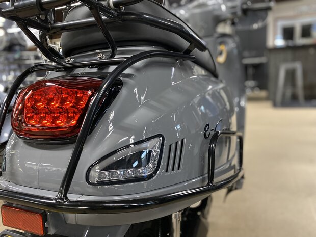 Santini E-Capri 2.0 Nardo Grey 2020 45km/u