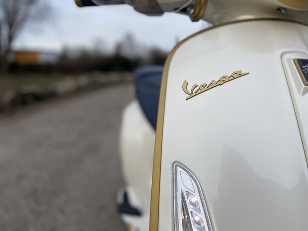 Vespa primavera Custom '946 Dior look' 2021 45km/u