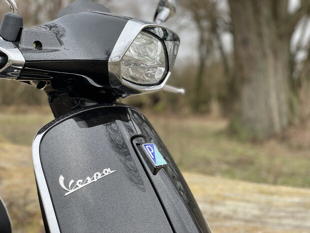 Vespa Sprint Zwart Nero Lucido E5 I-GET scooter