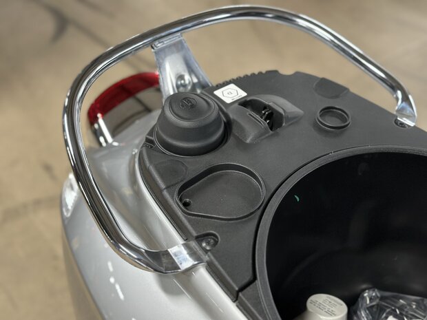 Vespa Elettrica Blackline 45km/u (EX DEMO)