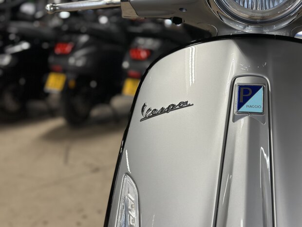 Vespa Elettrica Blackline 45km/u (EX DEMO)