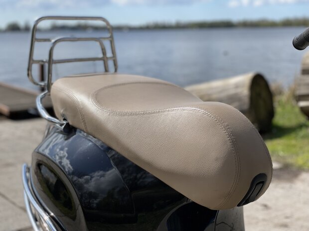Vespa Primavera Nero Vulcano 