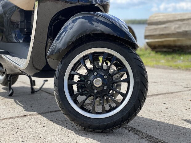 Vespa Primavera Nero Vulcano 