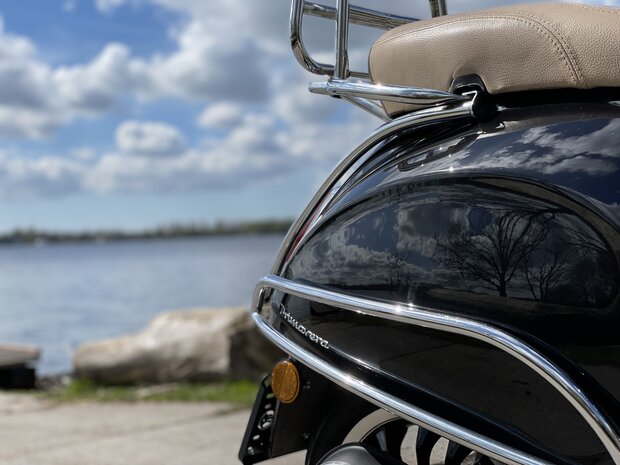 Vespa Primavera Nero Vulcano 