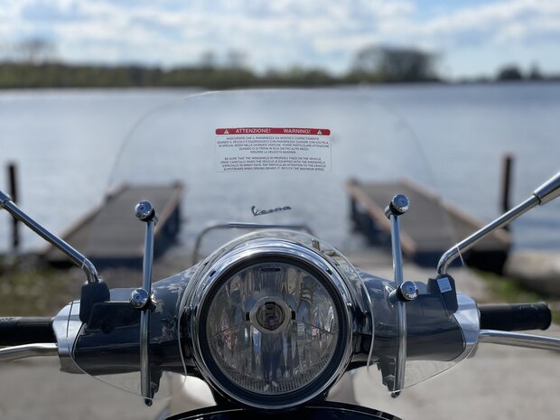 Vespa Primavera Nero Vulcano 