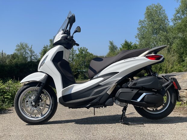 Piaggio Beverly 400 E5 HPE Bianco Luna 533