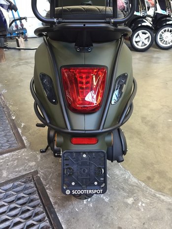 Vespa Militaire Verde Achterkant