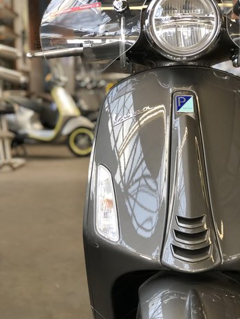 Custom Vespa Primavera Voor