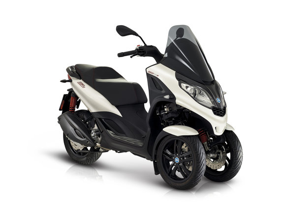 Piaggio MP3 300 HPE Sport Bianco voorzij