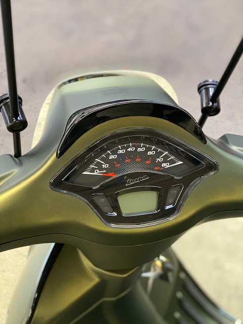 Vespa Sprint CCG Candy Cobra Green Custom - Scooterspot 1000m2  scooterwinkel in Amsterdam