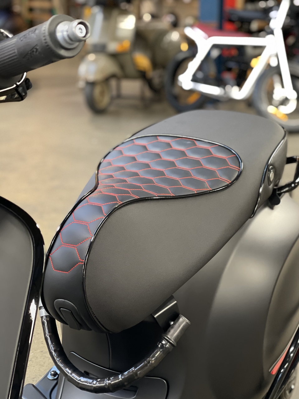 Vespa Sprint Completare Matzwart E5 | DIRECT RIJDEN! - Scooterspot 1000m2  scooterwinkel in Amsterdam