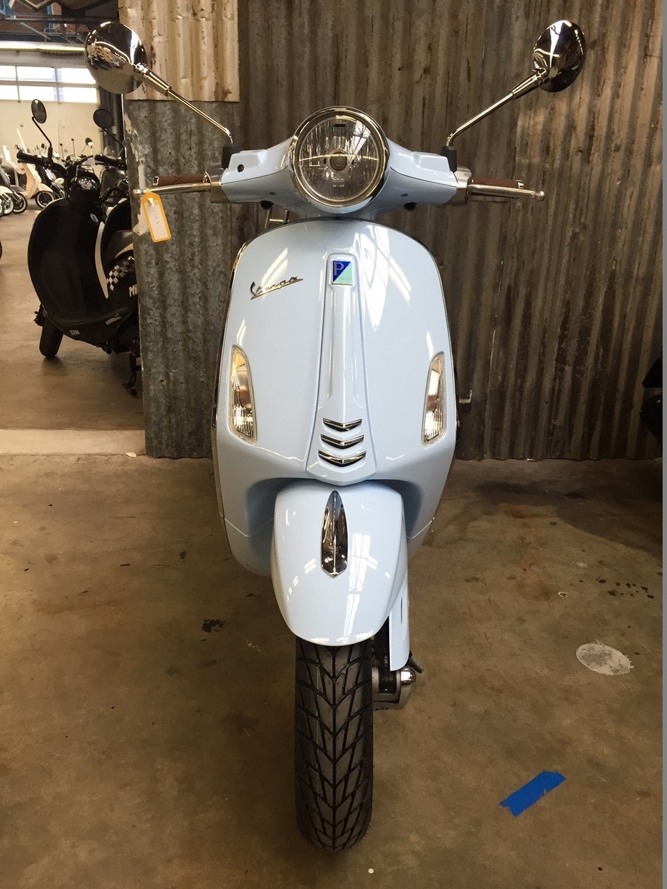 Vespa Primavera Custom - Baby Blue | Scooterspot - Scooterspot 1000m2  scooterwinkel in Amsterdam