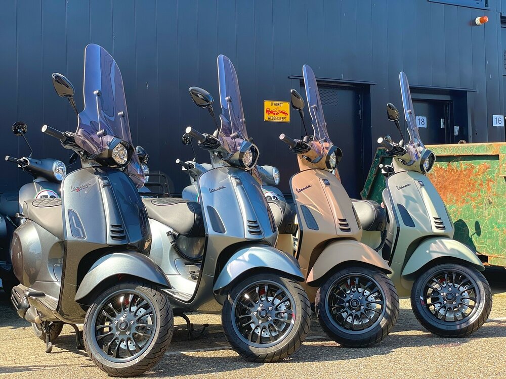 Vespa Sprint Customs DIRECT RIJDEN! Scooterspot 1000m2