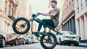 Check nu waarom Will Smith, Jamie Foxx en Casey Neistat deze bike zo dope vinden. 