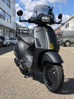 Custom Vespa Sprint Black 2 Grey Lamborghini 45km/u