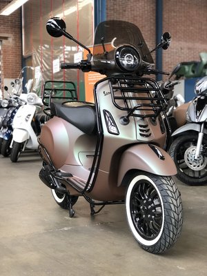 Custom Vespa Primavera Earthquake Green