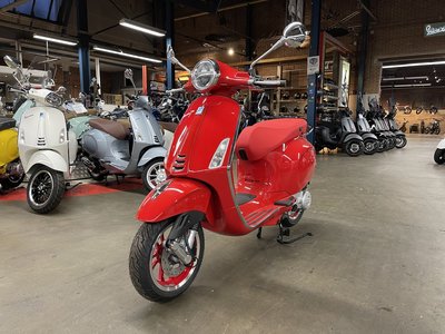 Vespa Primavera Red Edition E5 I-GET