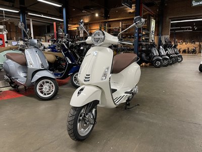 Vespa Primavera scooter Montebianco Wit E5 I-GET