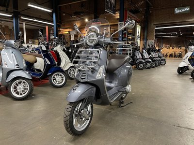 Vespa Primavera Touring Grigio Grijs G03 E5 Nieuwe Editie 2023