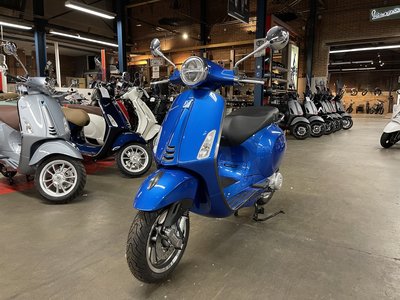 Vespa Primavera S Blue Blauw E5