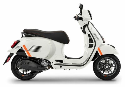 Vespa GTS 300 SuperSport Bianco Innocente 2023