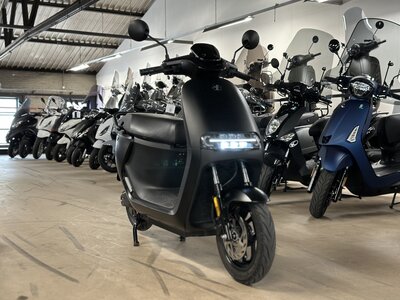 Segway E110SE Matzwart 45km/u 2021