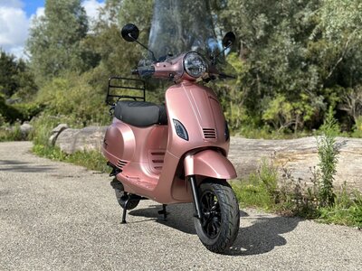 Custom Santini e-Capri Elektrische Scooter Champagne Rose DIRECT RIJDEN!