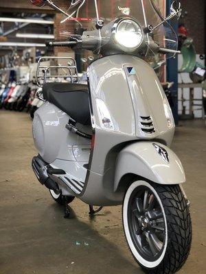 Custom Vespa Primavera Porsche Chalk Grey