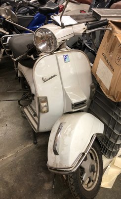 Vespa PX125 wit