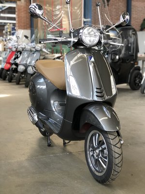 Custom Vespa Primavera Achatgrau 25km/u